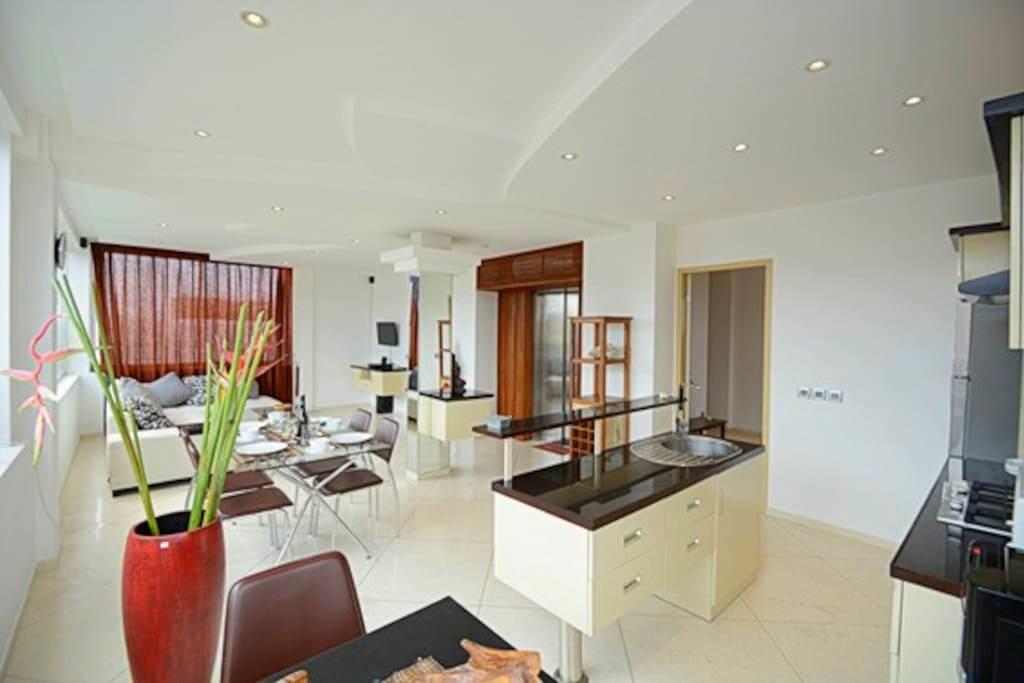 Flora Apartment Bali Seminyak Exterior foto